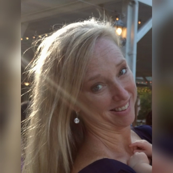 Meet your Posher, Rhea - Picture 1 of 1